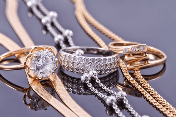 Gold vs Silver Jewelry: Which is Better for You? | FineFlash