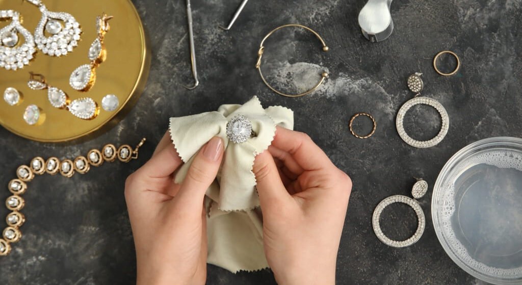 How-to-Clean-Gold-Jewelry